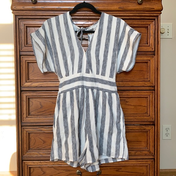 NWT American Eagle Outfitters Striped Romper - Picture 3 of 7